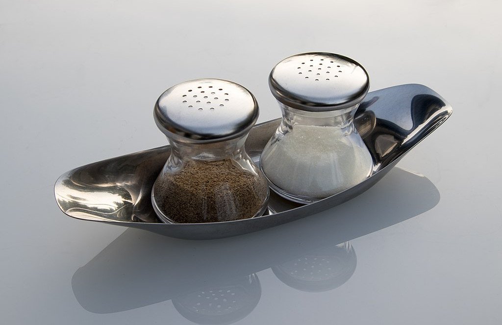 Salt and pepper shaker "Max & Moritz" by WMF, design: Wilhelm Wagenfeld Salt and pepper shaker "Max & Moritz" by WMF, design: Wilhelm Wagenfeld